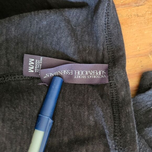 Victoria's Secret Black Super Model Essentials 2011 Fashion Show Tee Shirt - Picture 5 of 5